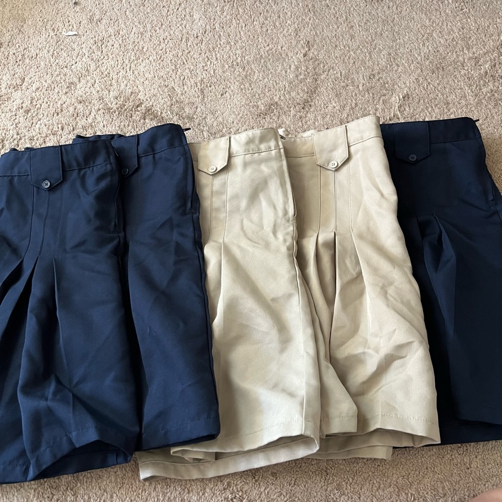 Girls uniform skirts ( 5x)